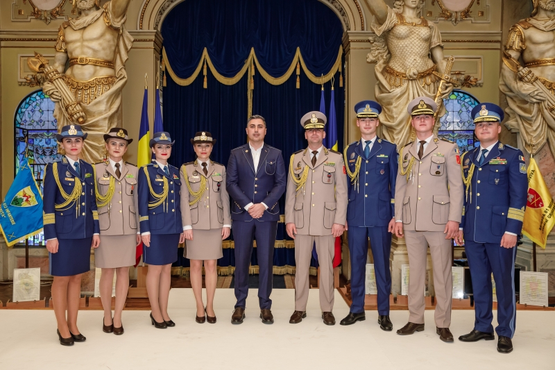 Uniformele Armatei Romane. — Alexandru Ciucu